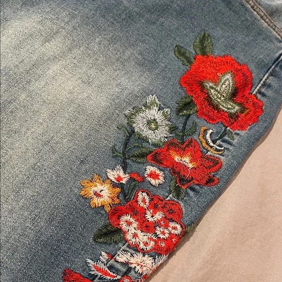 VENUS Blue Skinny Jeans with Red Floral Embroidery - Picture 11 of 11